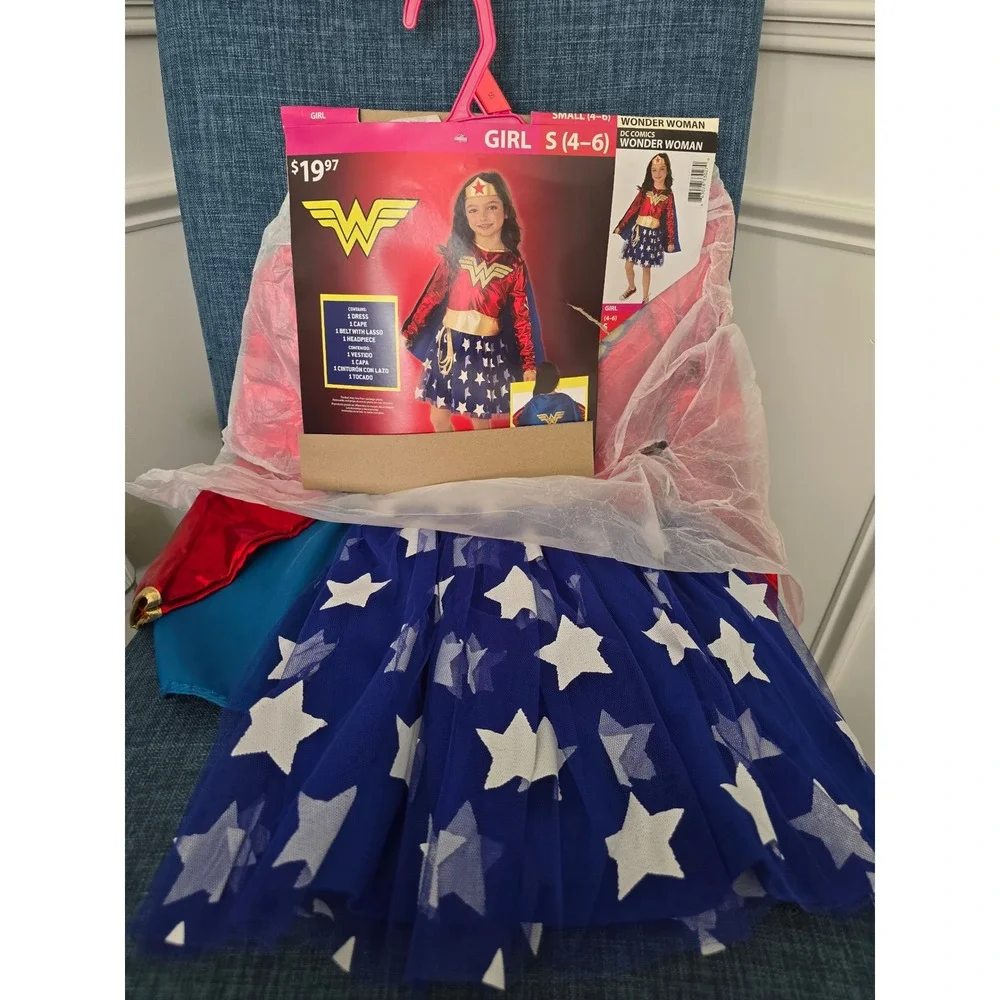 DC Comics Wonder Woman Girls Costume Small 4-6 Dress Cape Belt Headpiece Set